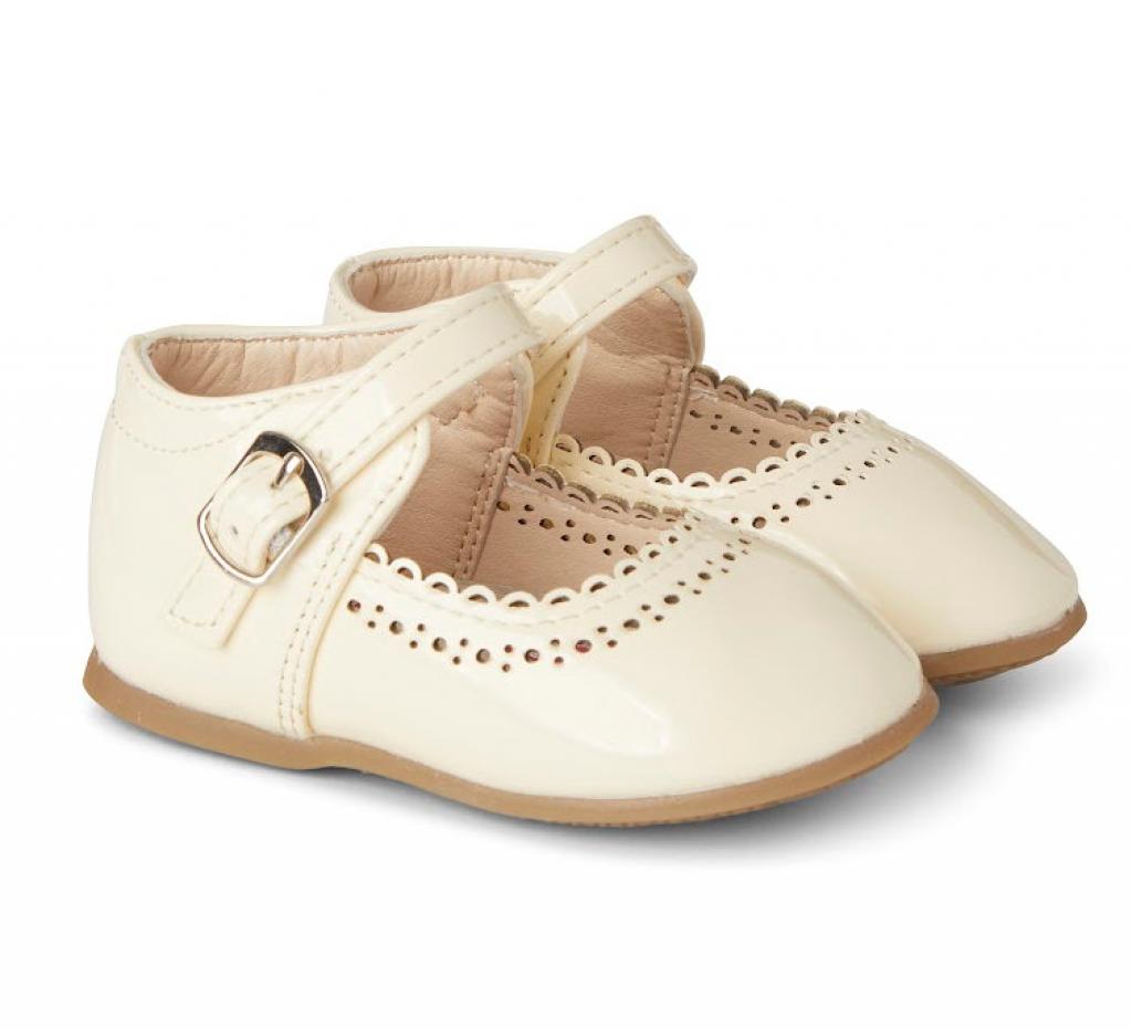 Girls Scalloped Edge Cream Shoes