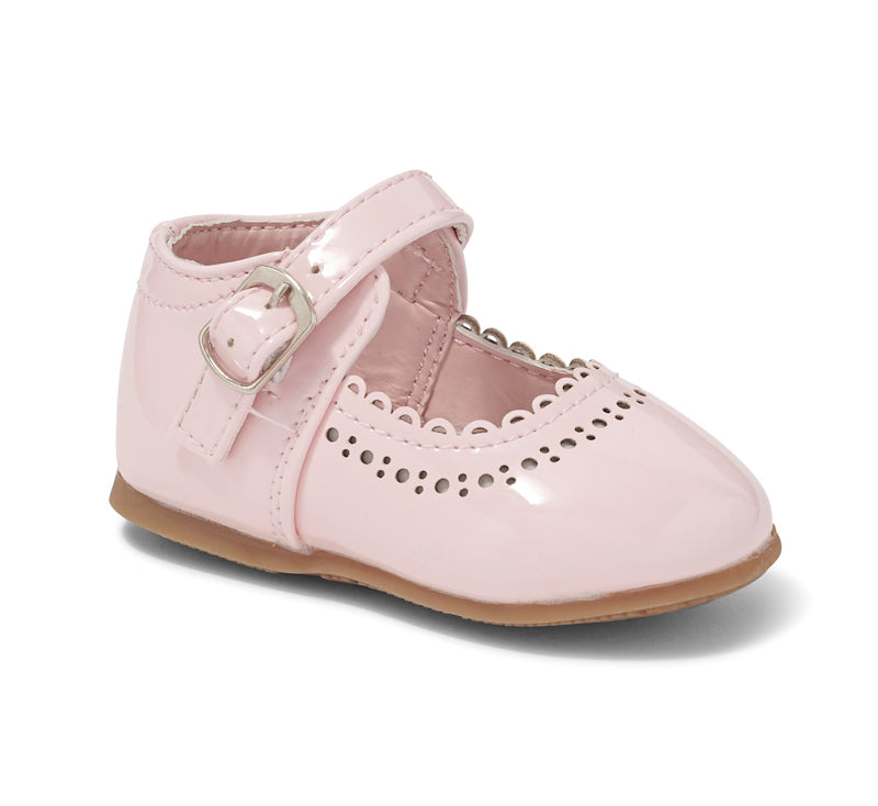 Girls Scalloped Edge White Shoes